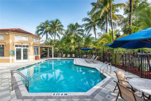 Paragon Plantation, 771 N Pine Island Rd #203, Plantation, Florida 33324, image 1