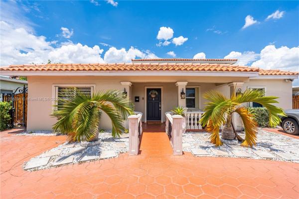 London Terrace, 121 E 42nd St, Hialeah, Florida 33013, image 1