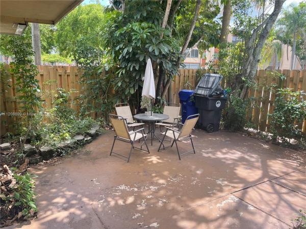 Bay Tree Patio Homes, 8215 SW 24th St #19D, North Lauderdale, Florida 33068, image 1