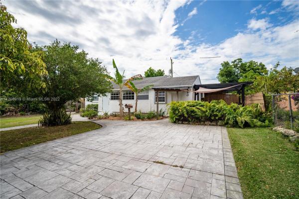 450 NE 110th St, Unincorporated Dade County, Florida 33161, image 2
