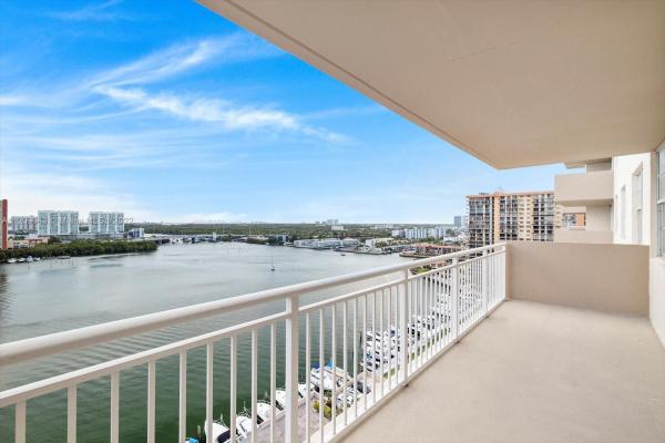 Winston Towers 100, 250 174th St #1719, Sunny Isles Beach, Florida 33160, image 2