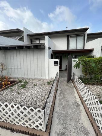 Snapper Creek Townhouses, 6721 SW 113th Pl #113, Kendall, Florida 33173, image 2