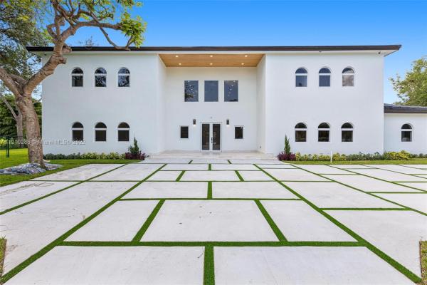 Galloway Glenn Estates, 9240 SW 106th St, Kendall, Florida 33176, image 1
