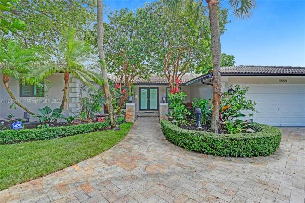 Miami Lakes Residential, 7260 S Miami Lakeway S, Miami Lakes, Florida 33014, image 2