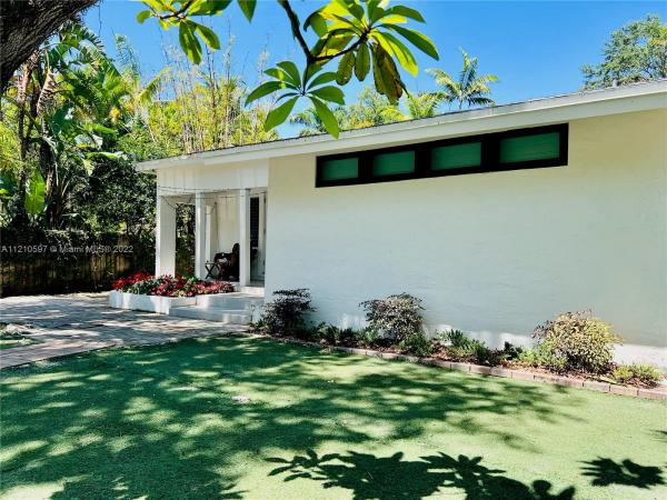 West Larkin Park, 6841 SW 78th Ter, South Miami, Florida 33143, image 1