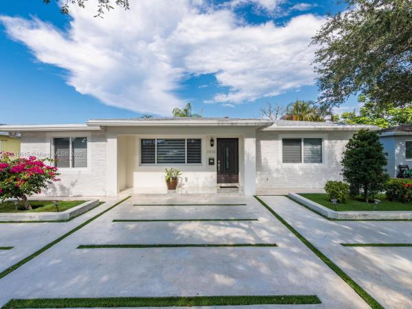 Breezy Manor, 1015 N 31st Rd, Hollywood, Florida 33021, image 1