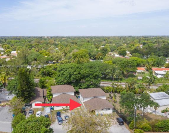 11330 Peachtree Dr, Unincorporated Dade County, Florida 33161, image 2