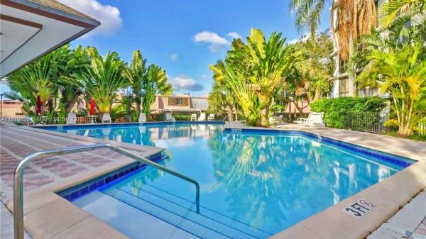 Towers Of Kendale Lakes, 13953 Kendale Lakes Cir #105B, Kendale Lakes, Florida 33183, image 1