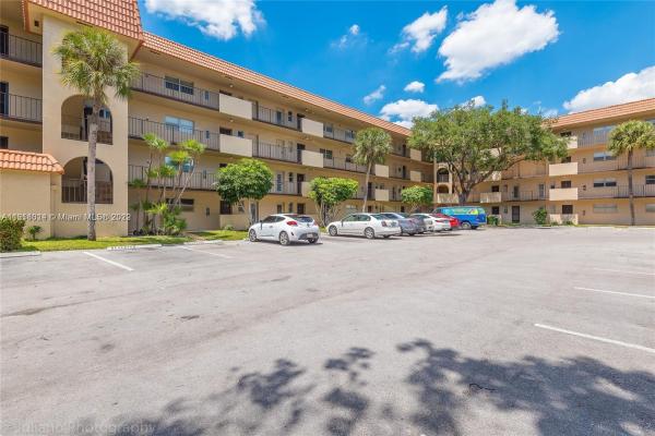 The Falls Of Inverrary, 6301 N Falls Circle Dr #111, Fort Lauderdale, Florida 33319, image 1