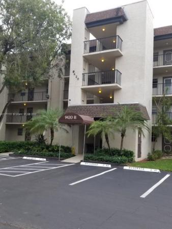 Poinciana Place Of Pine Island Ridge, 9420 Poinciana Pl #108, Davie, Florida 33324, image 2