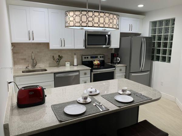 Excellente Village, 5155 Europa Dr #D, Boynton Beach, Florida 33437, image 1