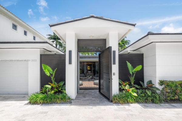 Sunset Lake, 3055 N Bay Rd, Miami Beach, Florida 33140, image 1