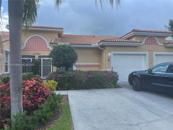 Crystal Pointe At Coral Lakes, 12562 Crystal Pointe Dr #C, Boynton Beach, Florida 33437, image 2