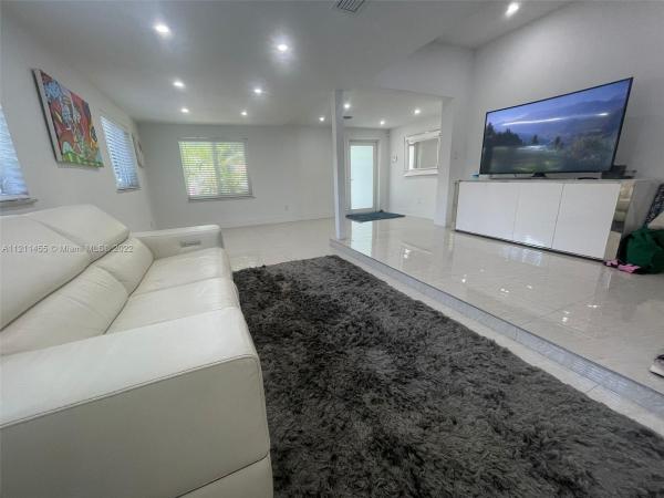 Fulford By The Sea, 2148 NE 181st St, North Miami Beach, Florida 33162, image 2