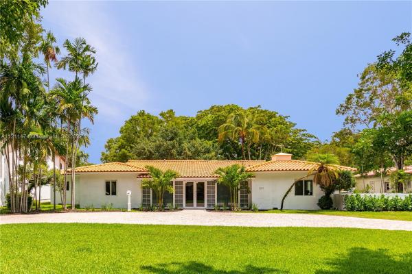 Coral Gables Country Club, 3211 Riviera Dr, Coral Gables, Florida 33134, image 2