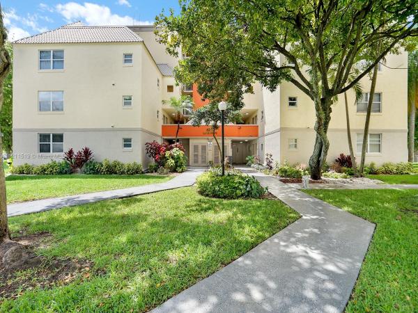 Las Vistas At Doral, 8245 Lake Dr #505, Doral, Florida 33166, image 2