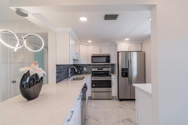Village Royale Greenbriar, 2515 NE 1st Ct #4160, Boynton Beach, Florida 33435, image 1