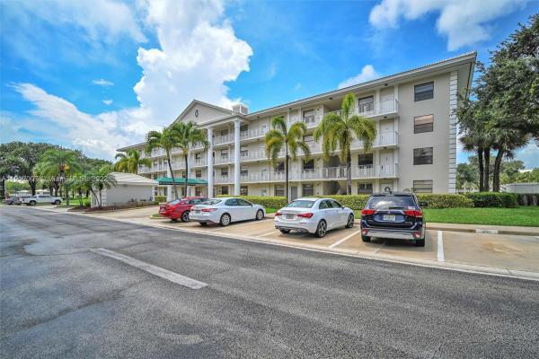 Whitehall At Camino Real, 6025 Balboa Cir #202, Boca Raton, Florida 33433, image 2