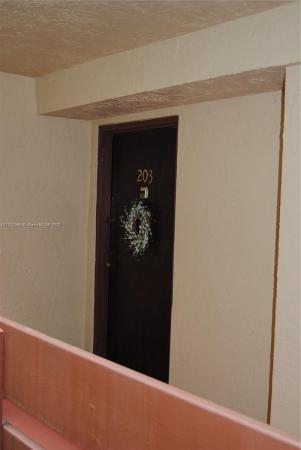 Kenland Pointe, 9135 SW 125 Ave #203, The Crossings, Florida 33186, image 1