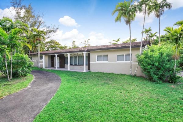 Biscayne Gardens, 14600 S Spur Dr, Golden Glades, Florida 33161, image 2