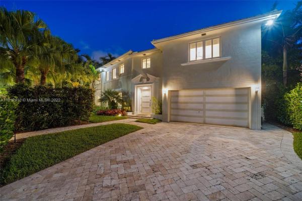 Flamingo Terrace, 2940 Flamingo Dr, Miami Beach, Florida 33140, image 1