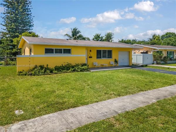 Sunrise Golf Village, 7570 NW 21st St, Sunrise, Florida 33313, image 2