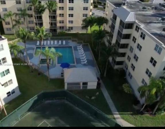 Las Vistas At Doral, 8225 Lake Dr #303, Doral, Florida 33166, image 2