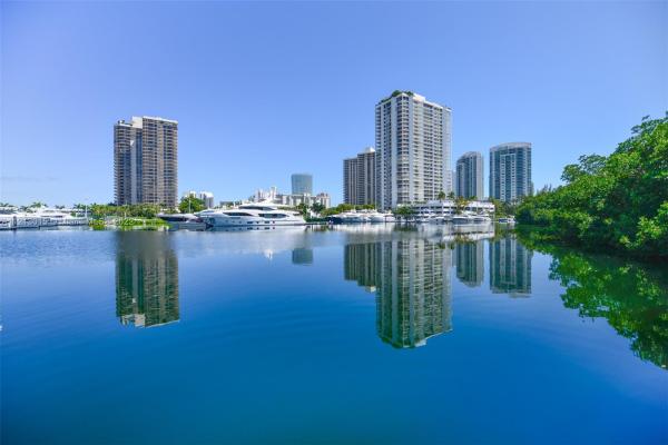 The Yacht Club At Aventura, 19901 E Country Club Dr #2308, Aventura, Florida 33180, image 2