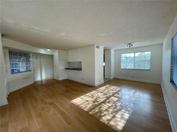 Windmill Lakes, 365 SW 86th Ave #201, Pembroke Pines, Florida 33025, image 1