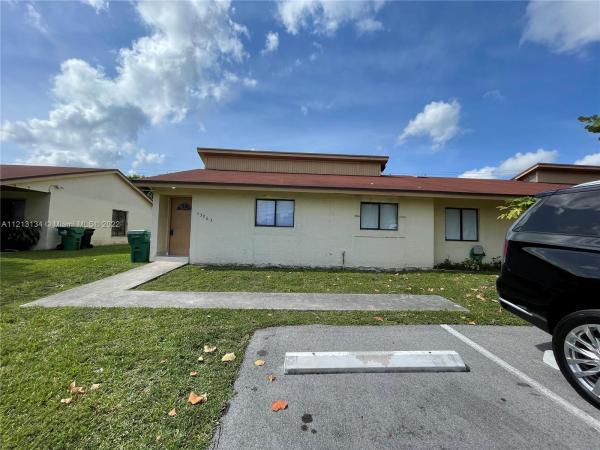 Waterside Townhomes, 13963 SW 280th Ter, Leisure City, Florida 33033, image 2