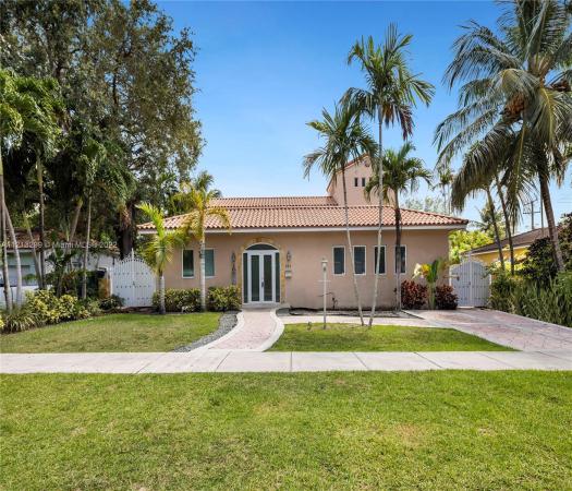 Country Club Estates, 226 Pinecrest Dr, Miami Springs, Florida 33166, image 2