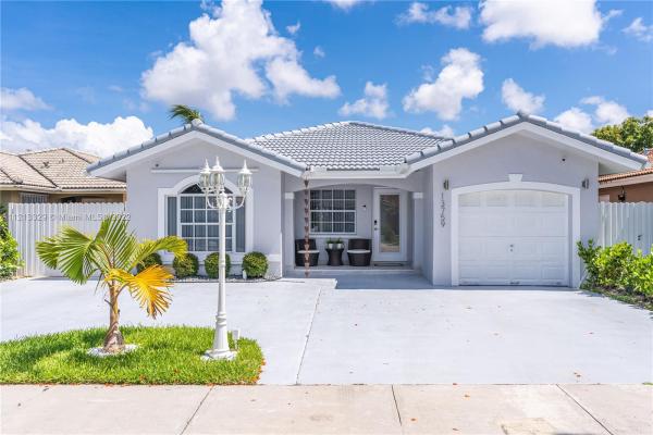 Richmond West No HOA, 13759 SW 157th Ter, Richmond West, Florida 33177, image 2
