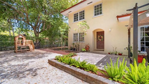 Granada, 1102 Columbus Blvd, Coral Gables, Florida 33134, image 2
