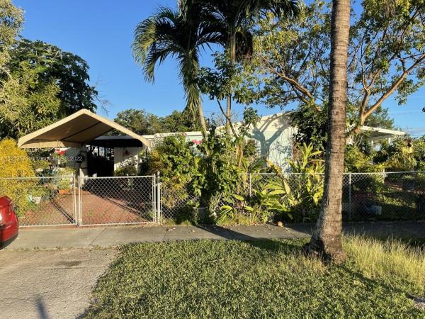Homestead Lake Park Homes, 30211 SW 148th Pl, Leisure City, Florida 33033, image 1