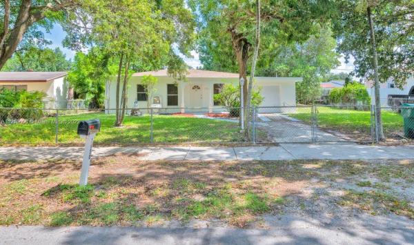 Pine Tree Park, 2950 NW 161st Ter, Miami Gardens, Florida 33054, image 2