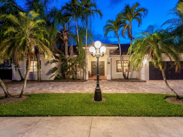 4640 SW 158th Ct, Unincorporated Dade County, Florida 33185, image 2
