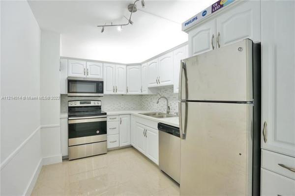 Bonavida, 20100 W Country Club Dr #504, Aventura, Florida 33180, image 1