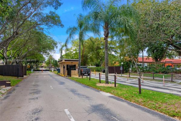 Villas At Carriage Hills Lakeside, 275 Gate Rd #119, Hollywood, Florida 33024, image 2