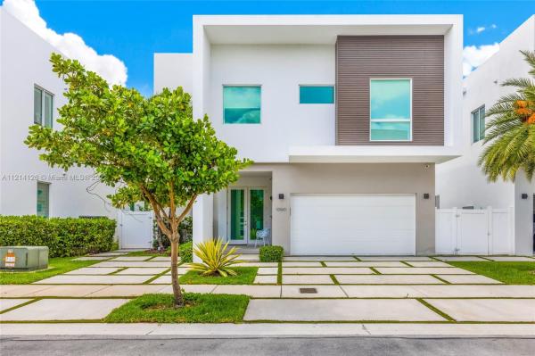 The Mansions At Doral, 10560 NW 67th Ter, Doral, Florida 33178, image 1
