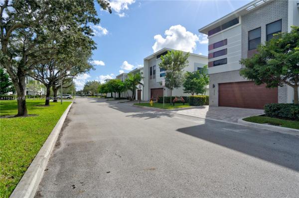 Strata At Plantation, 4450 NW 8th Ct #4450, Plantation, Florida 33317, image 1