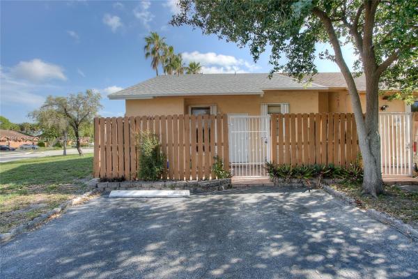 Aspen Townhomes, 6713 NW 190th St #6713, Country Club, Florida 33015, image 1