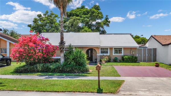 Oak Park Estates, 20116 SW 124th Pl, South Miami Heights, Florida 33177, image 1
