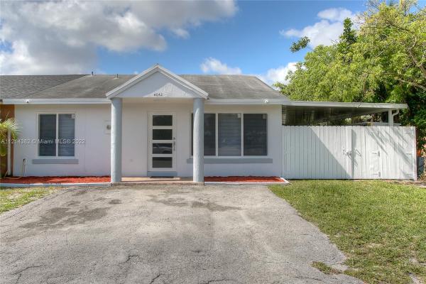 Del Prado Gardens, 4042 NW 181st Ln #4042, Miami Gardens, Florida 33055, image 1