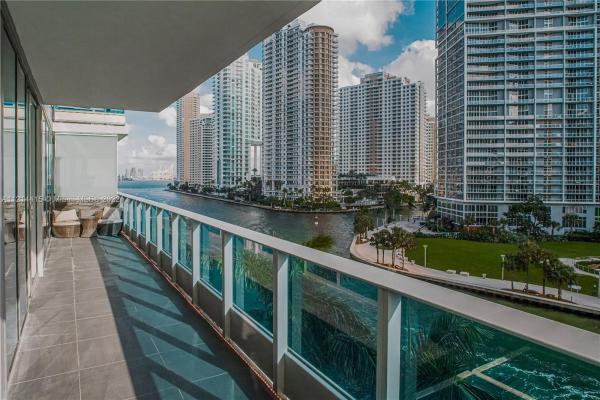 Epic Hotel & Residences, 200 Biscayne Boulevard Way #508, Miami, Florida 33131, image 2
