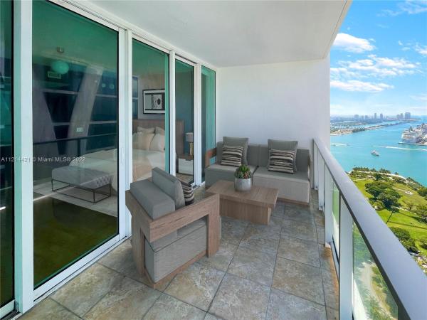 Ten Museum Park Residential, 1040 Biscayne Blvd #3608, Miami, Florida 33132, image 2
