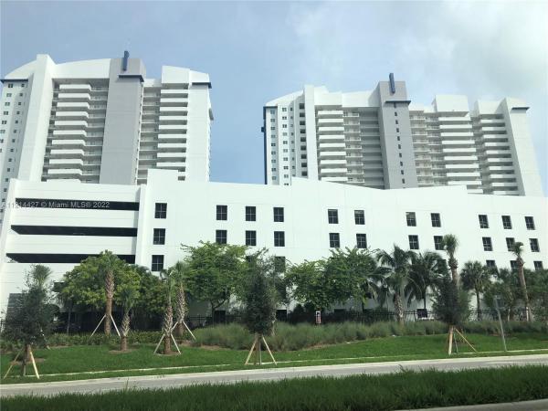 One Fifty One At Biscayne, 15051 Royal Oaks Ln #2003, North Miami, Florida 33181, image 1