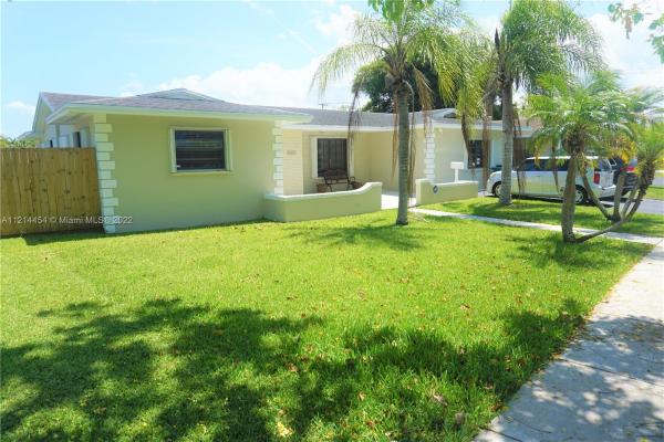Bel Aire, 9624 Sterling Dr, Cutler Bay, Florida 33157, image 2