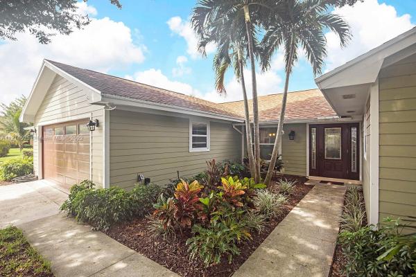 Pepperwood, 2626 S Pepperwood Cir S, North Palm Beach, Florida 33410, image 1