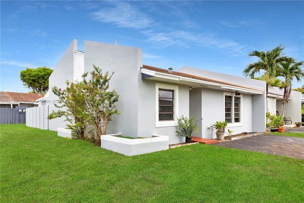 Evergreen Homes Villas, 5700 SW 139th Ct 0, Kendale Lakes, Florida 33183, image 1
