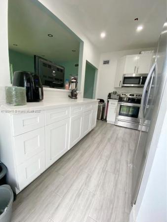 Sunkist Grove, 1230 NW 125th St, North Miami, Florida 33167, image 2